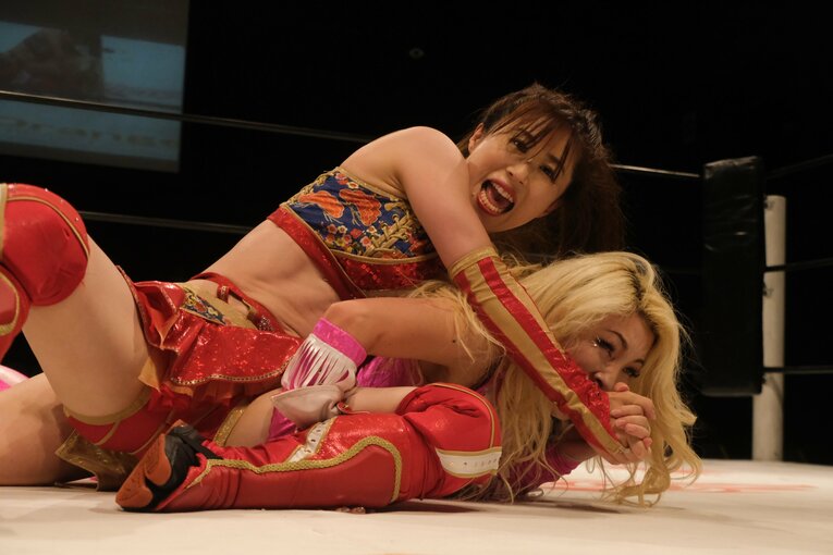 “闘うバービー人形”の急成長…見た目は派手でも練習熱心、Chi Chiをベテラン選手も絶賛「いきなり髪の毛掴んできたからね（笑）」(61)