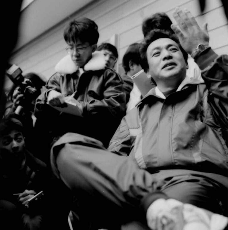 中日での現役時代の落合博満。自主トレに記者を集めて持論を披露する　©Naoya Sanuki