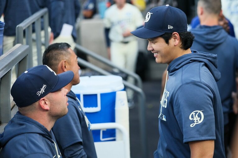 大谷がスイングで苦悶の表情＆ベンチでは明るく…テレビに映らないドジャースの光景を見る（写真は右に続きます）　©Getty Images