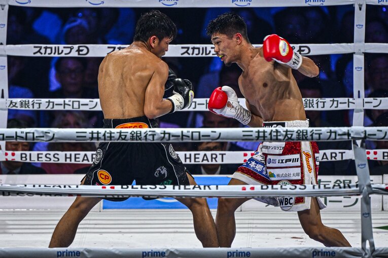 4ラウンドまでの公開採点で大きくリードするも強気で打ち合う中谷　©︎Takuya Sugiyama