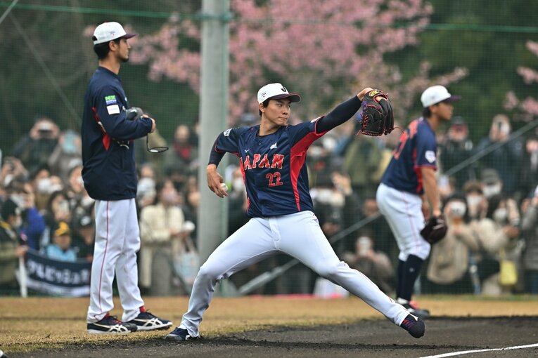 ダルビッシュと湯浅の「握り方コミュニケーション」（9枚中の8枚目）　©Hideki Sugiyama