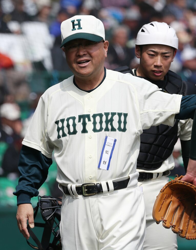 震災後の混乱の中で開催されたセンバツ。「被災地の出場校」という立場だった永田監督が30年経って思うのは…？　©JIJI PRESS