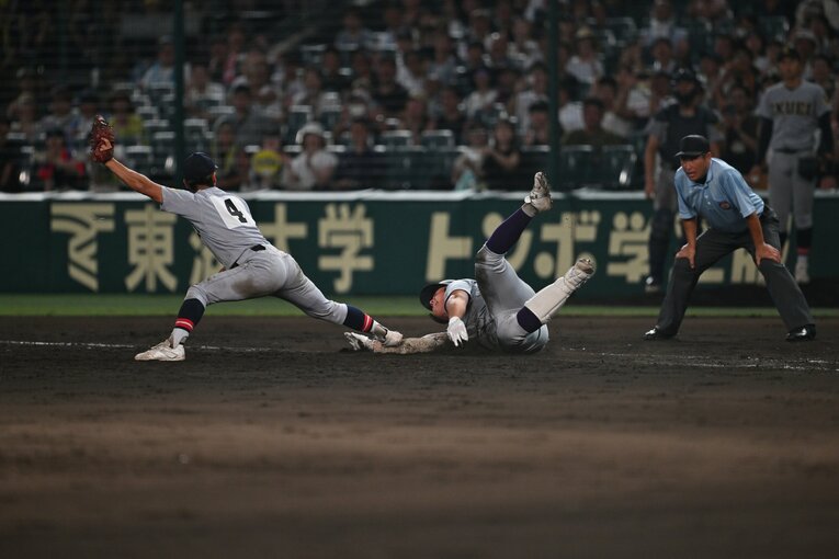 佐々木麟太郎、最終打席「泥だらけの執念ヘッドスライディング」（計11枚）　©Hideki Sugiyama