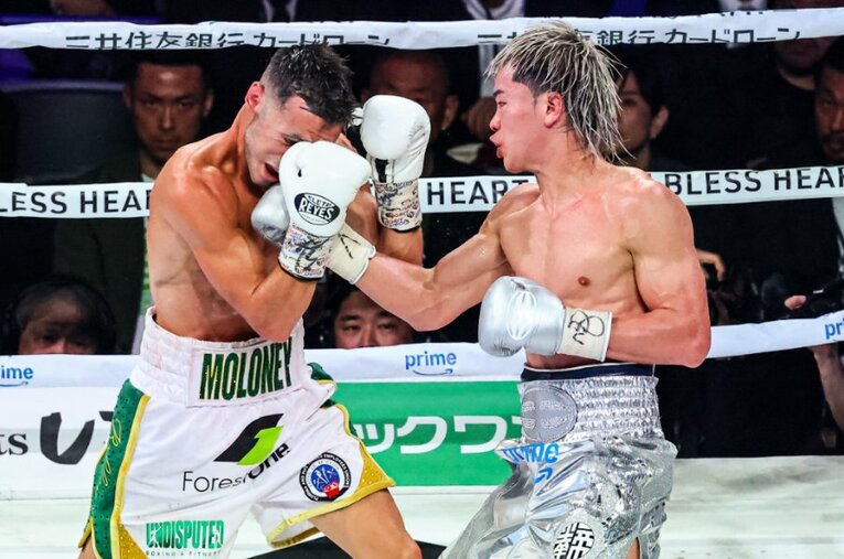 前WBO世界バンタム級王者のジェイソン・モロニーを判定3-0で下し、那須川天心はプロボクシング戦績を6戦6勝とした ／ photograph by Susumu Nagao