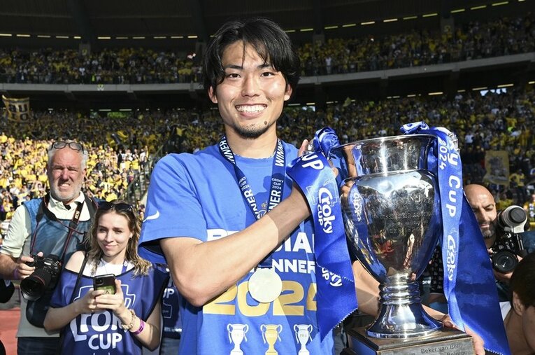 23-24シーズン、ベルギーで自身初となるタイトルを経験した町田浩樹。ステップアップが噂される中で、DFとして興味深い哲学を持っていた　©Panoramic/AFLO