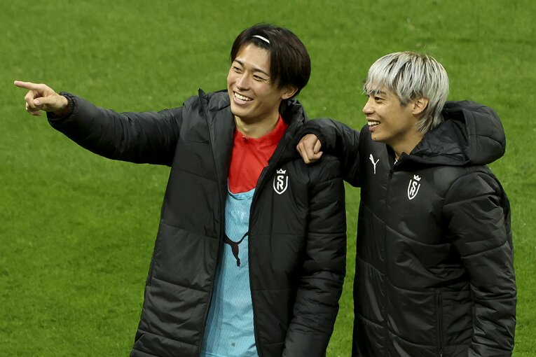 スタッド・ランスでチームメートの伊東純也とも仲良し　©Getty Images