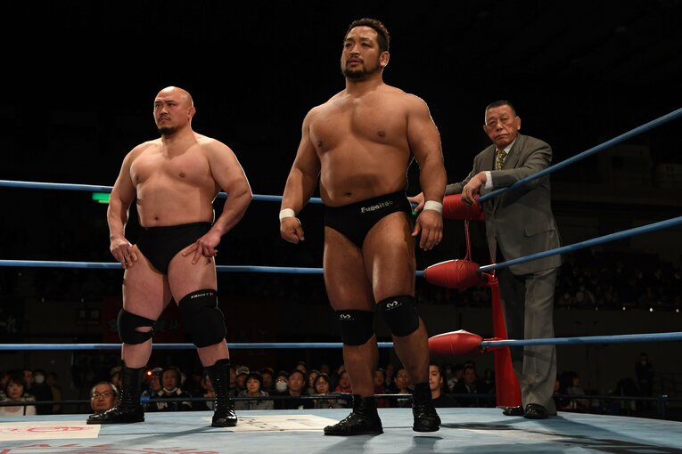 2019年2月24日、全日本プロレス。関本大介、岡林裕二のセコンドにつく小鹿