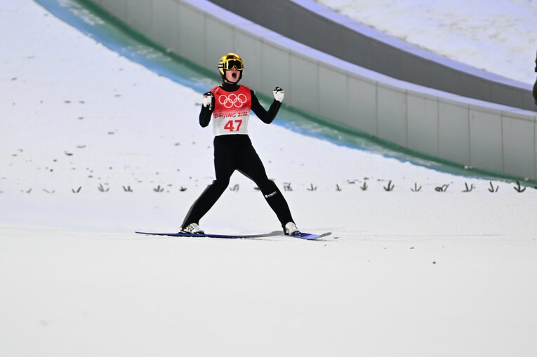 北京五輪LH、2回目で大ジャンプを決めて雄叫びをあげるノルウェーのリンビク　©Naoya Sanuki/JMPA