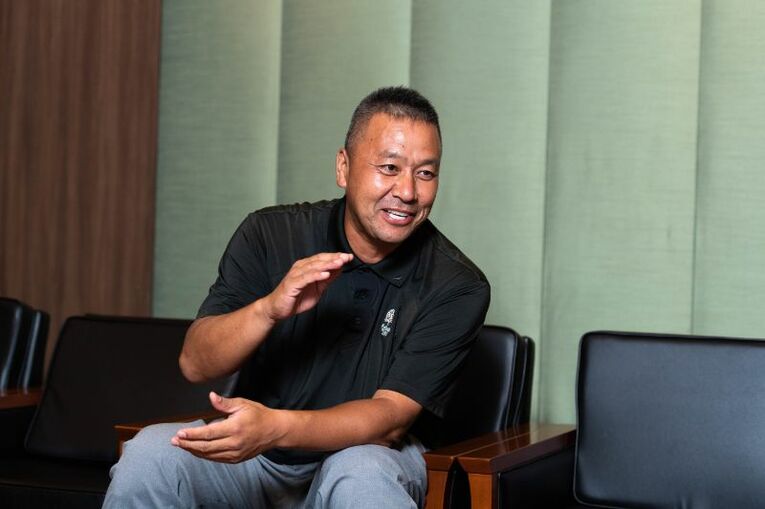 “ガンバの元祖・天才”51歳礒貝洋光は19歳久保建英をどう見る？「プレーよりもスゴイのは…」(13) ／ photograph by Tomosuke Imai