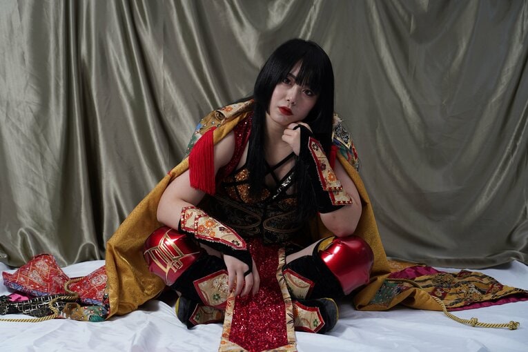 かつては舞華を心配していた父も、今では娘の戦いぶりに夢中になっている