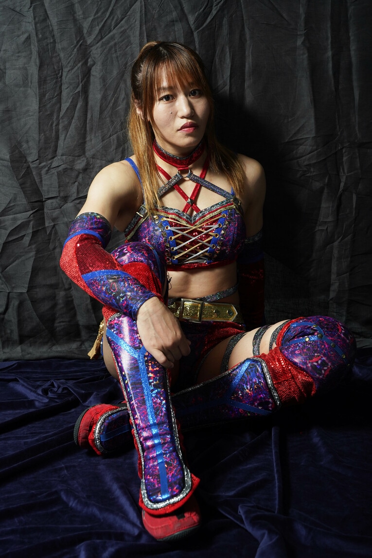 「家出して3カ月の漫喫暮らし」「枕をしたら仕事をやるよ」壮絶な過去を超えてスターダムの朱里が亡き母に誓う“赤いベルト”の夢(19)