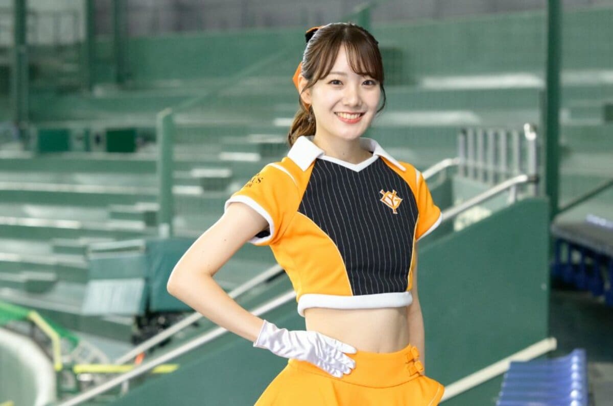 ア*ン様 販売員　ビール　売り子　女子　制服　ユニフォーム　上下　チア　野球　応 タイガース観戦】甲子園のビール売り子さんは何売ってるん？制服全種類