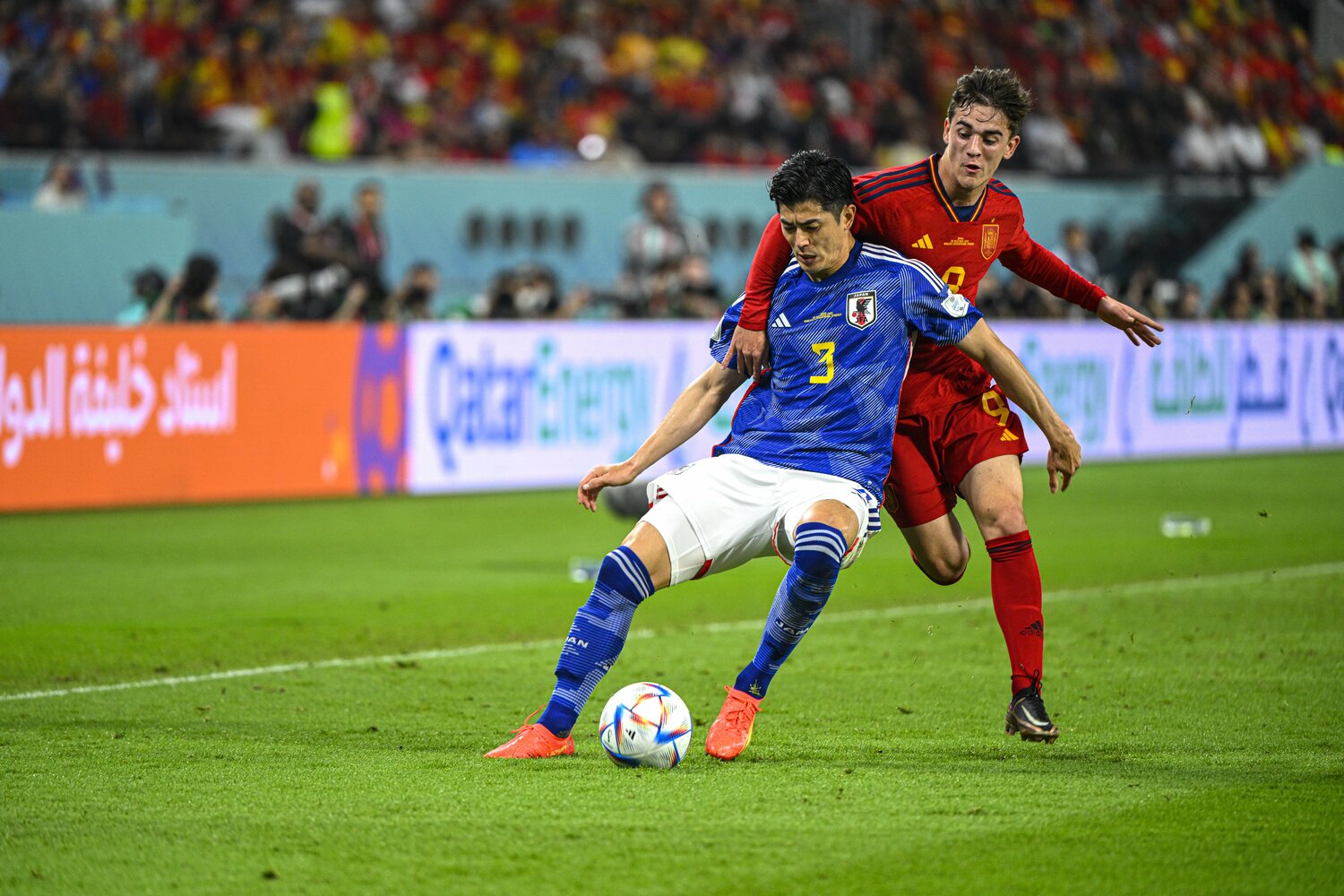 W杯初出場ながら、スペイン相手に安定感ある守備を披露した谷口彰悟　©︎Takuya Sugiyama/JMPA