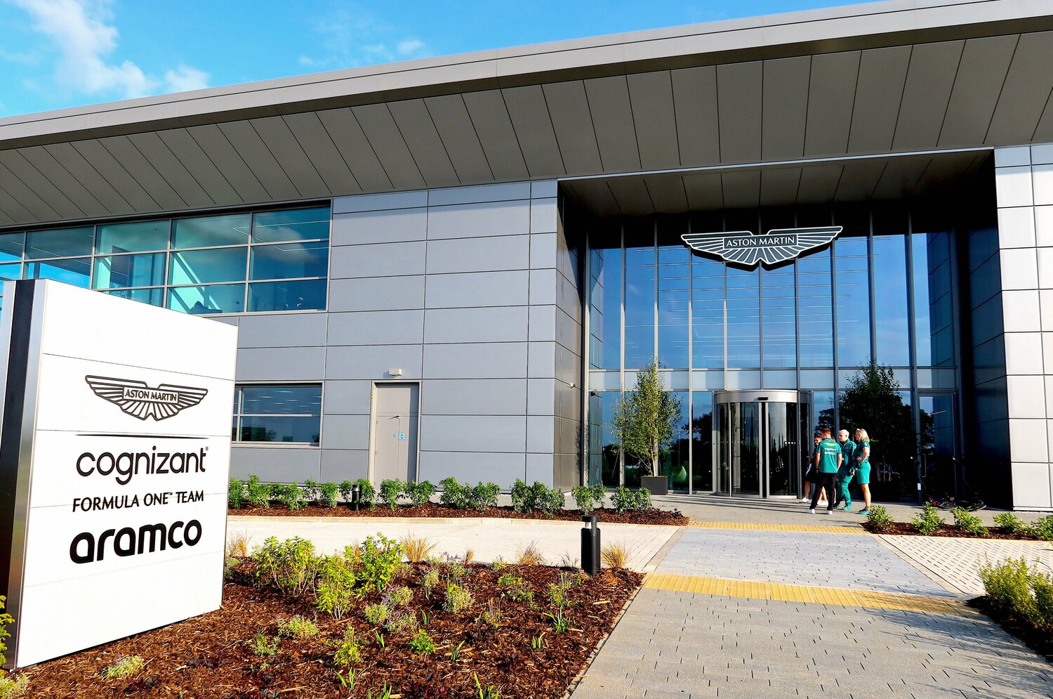  シルバーストンのすぐそばにあるアストンマーティンのファクトリー　©Masahiro Owari