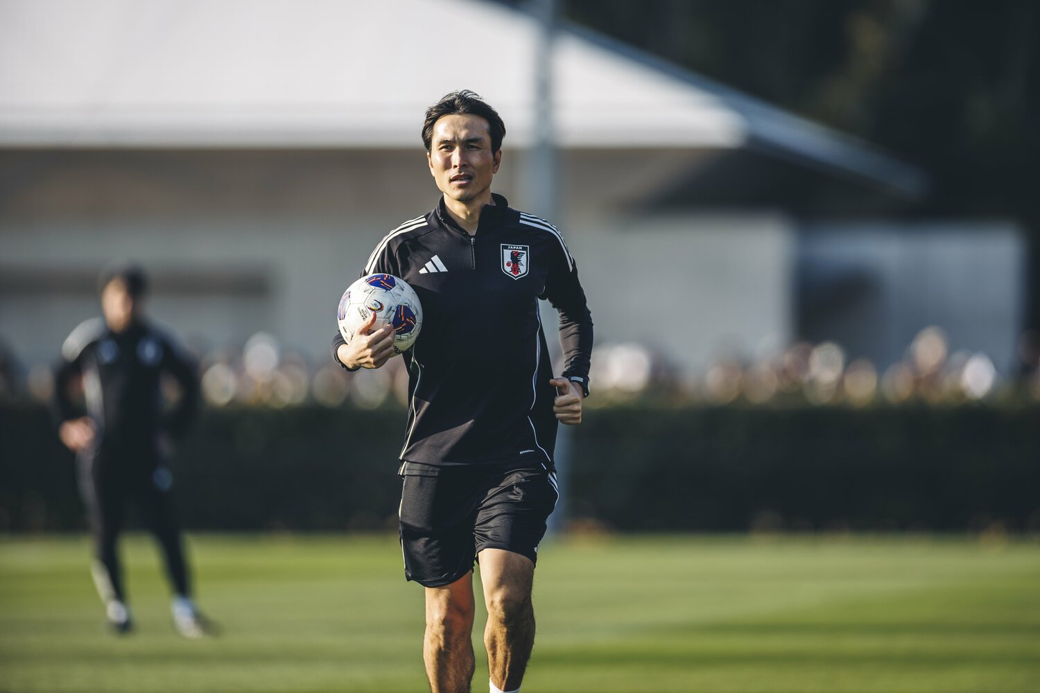 前田遼一コーチ　©Kiichi Matsumoto