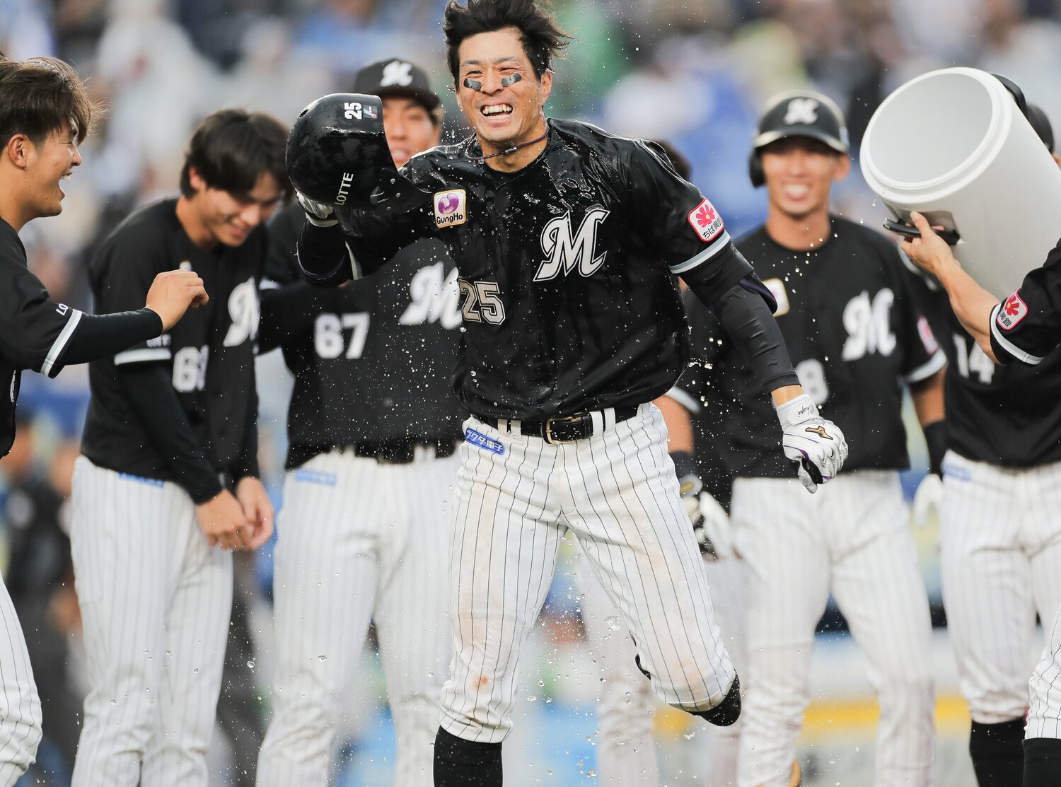 岡はサヨナラ本塁打を放つなど要所での活躍が目立つ　©JIJI PRESS