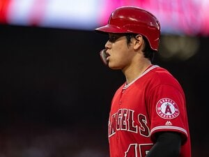 大谷翔平、2戦連発の異次元打撃と「差し込まれたHRが好き」。内角99マイルをセンター越え2号。