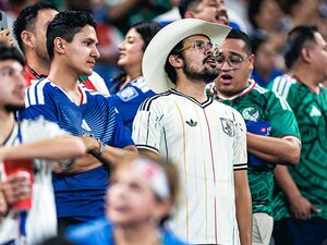 メキシコで「日本代表がリスペクトされていた」上田綺世がポツリ…チュニジア戦取材で見た森保Jの愛されぶり「日本ユニの外国人だらけ」「コロンビア人も！」