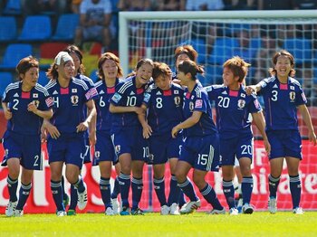 女子W杯グループ1位突破の鍵は、安藤、永里、大野の“トライアングル”。＜Number Web＞ photograph by Getty Images