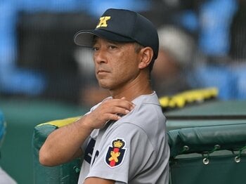 「選手起用が気に入らない、と言ってきた（笑）」慶応・森林監督の“ブレない球児時代と今”「僕は昭和の人間ですが…」上田誠前監督が明かす＜Number Web＞ photograph by Hideki Sugiyama