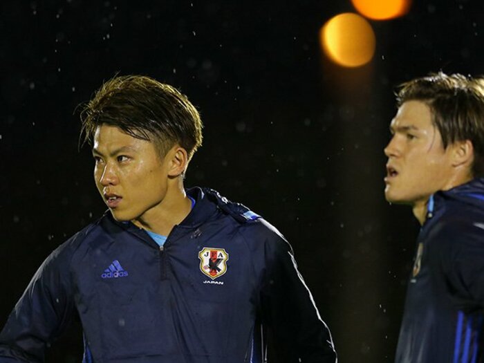 太田宏介が上げ、小林悠が仕留める。同級生で、親友で、ずっとライバル。<Number Web> photograph by JFA