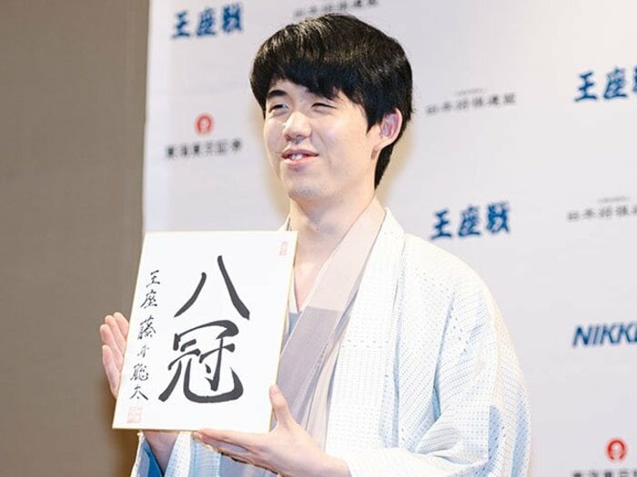 藤井聡太は八冠になるまで何を食べてきたのか　タイトル戦全85局から見えた「コーヒーはアイスのみ」「うなぎを食べない」傾向＜Number Web＞ photograph by Keiji Ishikawa