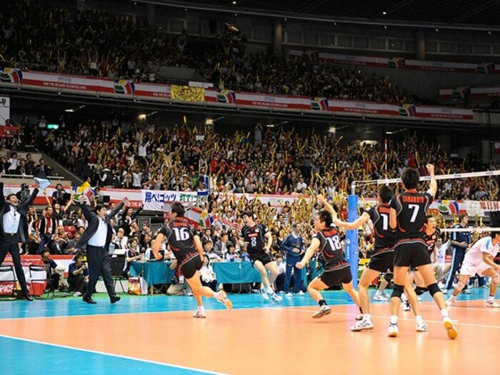 男子バレー、16年ぶりの五輪切符。北京へつながった大歓声と歓喜の輪。＜Number Web＞ photograph by Toshiya Kondo