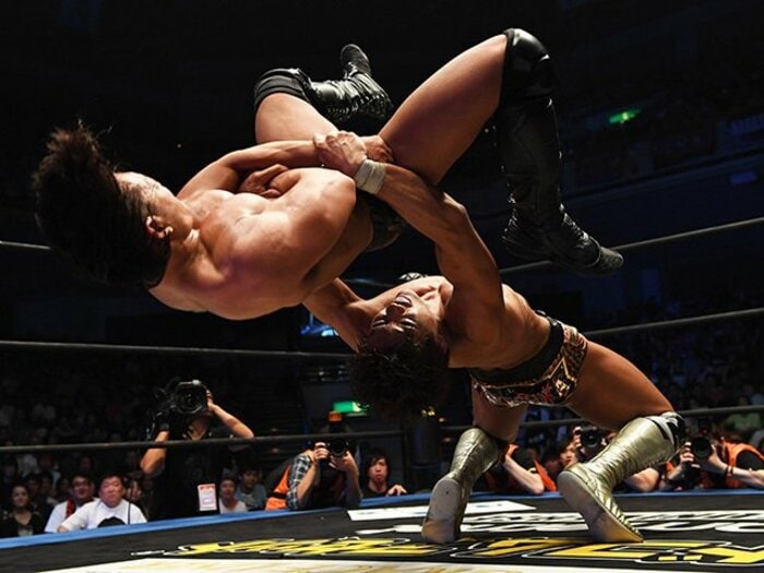 DDTプロレスが近未来を託した男と女。学生竹下幸之介と筋肉アイドル才木玲佳。<Number Web> photograph by Essei Hara