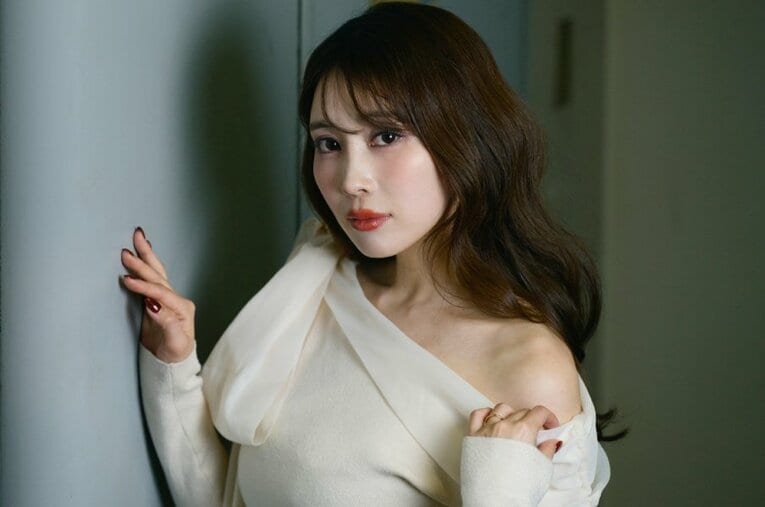 タレントの森咲智美、33歳。プロ野球選手・平沼翔太の妻で二児の母　©Hirofumi Kamaya