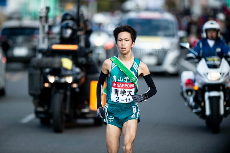 2020年箱根駅伝4区の青学大・吉田祐也　©Yuki Suenaga