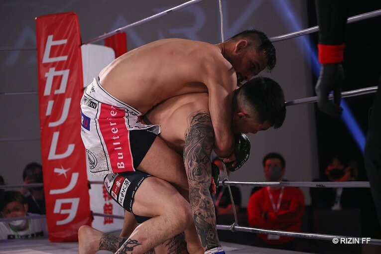 “絶対の寝技”はグレイシーの再来か…クレベル・コイケが“悪童”に完勝、RIZINフェザー級の中心は誰に？「アサクラともう一回、かな」(18)