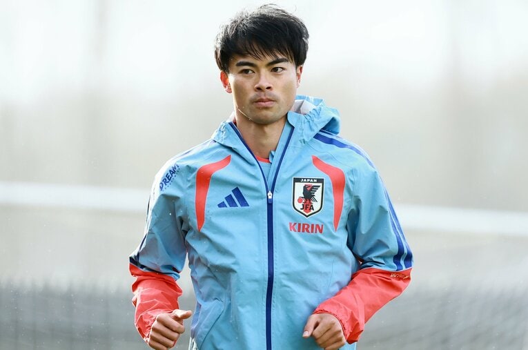 3月上旬に左足首を負傷したものの、日本代表に復帰した三笘薫（28歳） ／ photograph by AFLO