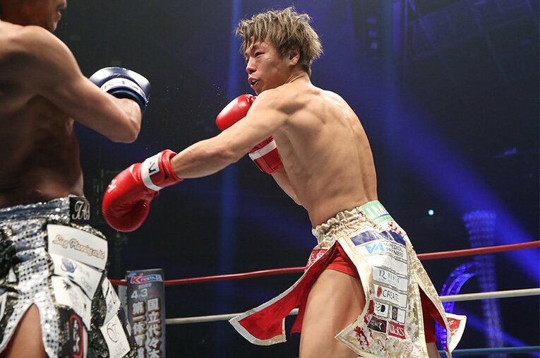 2月27日、軍司泰斗とのエキシビションを行った武尊 ／ photograph by Takao Masaki