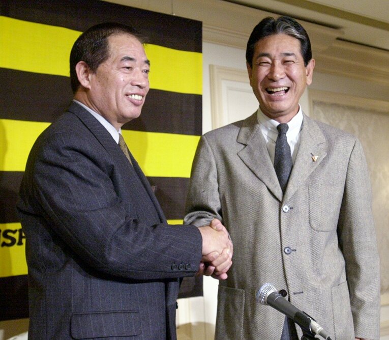 2002年、星野仙一とともに阪神に入閣した島野育夫ヘッドコーチ。星野の盟友だった　©JIJI PRESS