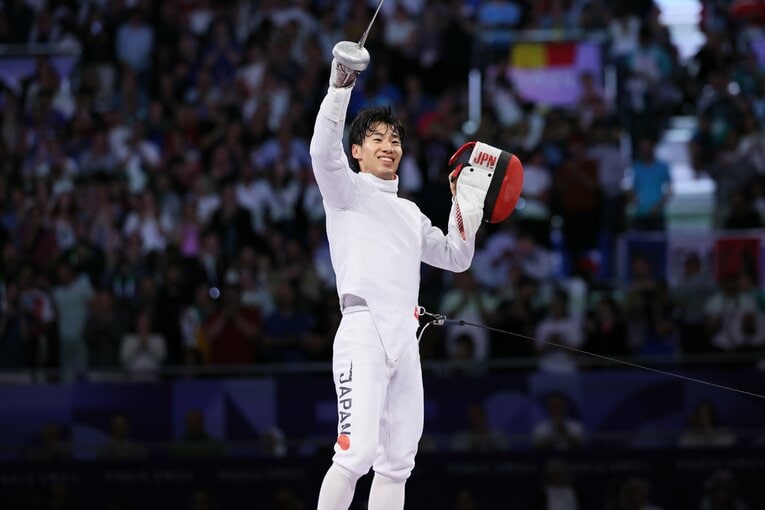 男子エペ個人決勝、加納虹輝vs.ヤニック・ボレル　©JMPA