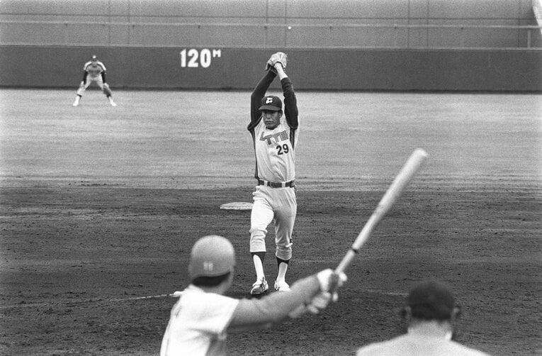 1989年の日本ハム戦で史上21人目の200勝を達成した村田兆治　©︎JIJI PRESS