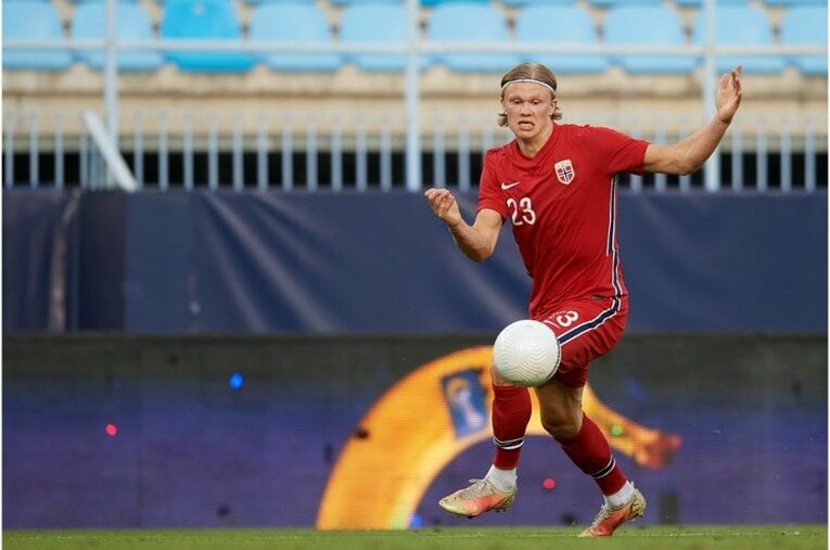 ノルウェー代表でプレーするハーランド©Getty Images