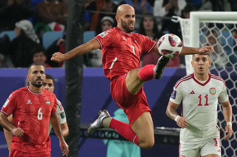 アジア杯でのモハメド・ラシド。パレスチナ代表選手が語る母国の惨状と、W杯アジア最終予選での戦いぶり、日本サッカーとの縁とは ／ photograph by Etsuo Hara/Getty Images