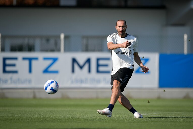 キエッリーニとボヌッチの最強CBコンビも立場は決して安泰ではない©Getty Images