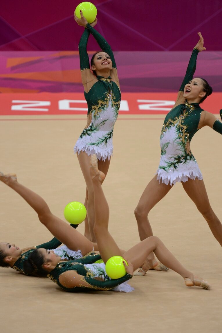 ロンドン五輪での新体操日本代表チームの演技　©︎JMPA