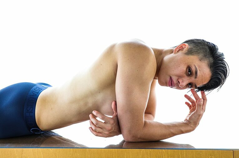 自身のSNSにアップしたセミヌードは、乳腺摘出手術前のありのままの姿だ ／ photograph by 本人Twitter