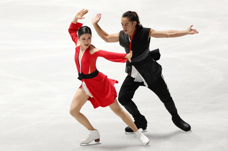 アイスダンス転向後の高橋の肉体。シングル時代とは全く違う筋肉のつき方に　©Getty Images