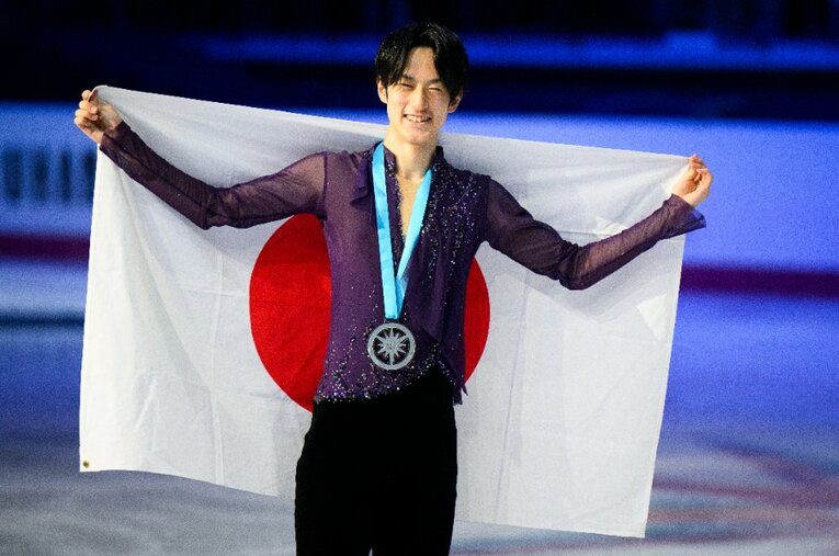 シニアとして初の出場となったグランプリファイナルで儀メダルを獲得した山本草太。演技中、右拳を何度も握りしめた本人に去来していた思いとは ／ photograph by Asami Enomoto