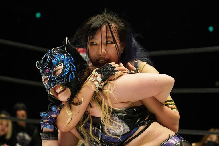 11月3日のハイスピード王座戦では、スターライト・キッドに塩を投げつけられ激昂