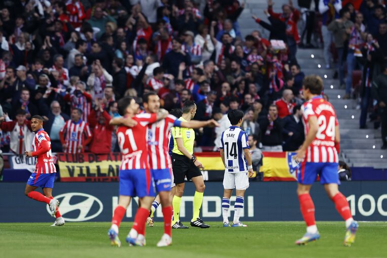 ボウ然の久保建英「ユニホームを噛んで悔しそうに」元相棒が最速ハットトリック…前半で白旗「ベンチでしばらく動けず」ソシエダに漂う“絶望”(9)