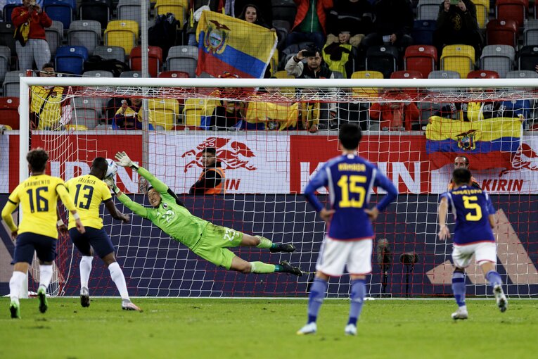 9月27日のエクアドル戦でPKをストップしたシュミット・ダニエル　©Kiichi Matsumoto