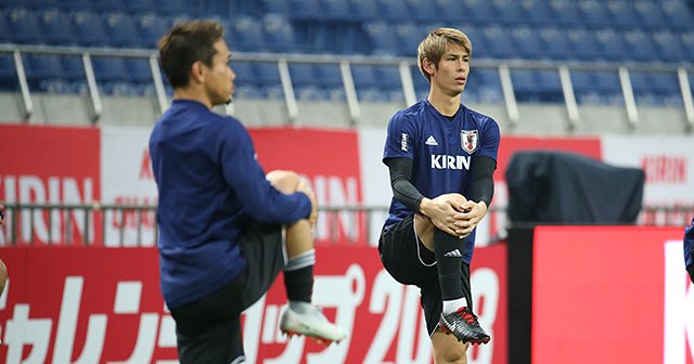 佐々木翔が感じた長友佑都との差 2人を知る城福監督からの言葉 サッカー日本代表 Number Web ナンバー