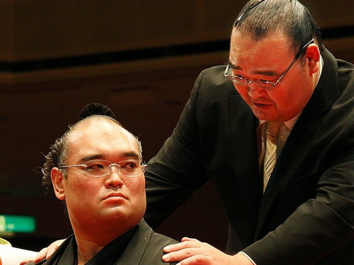 シゲです。高見盛 ① 3点 +2点 同郷の好敵手が見守った、高見盛と武州山の断髪式。～若の里が振り返る