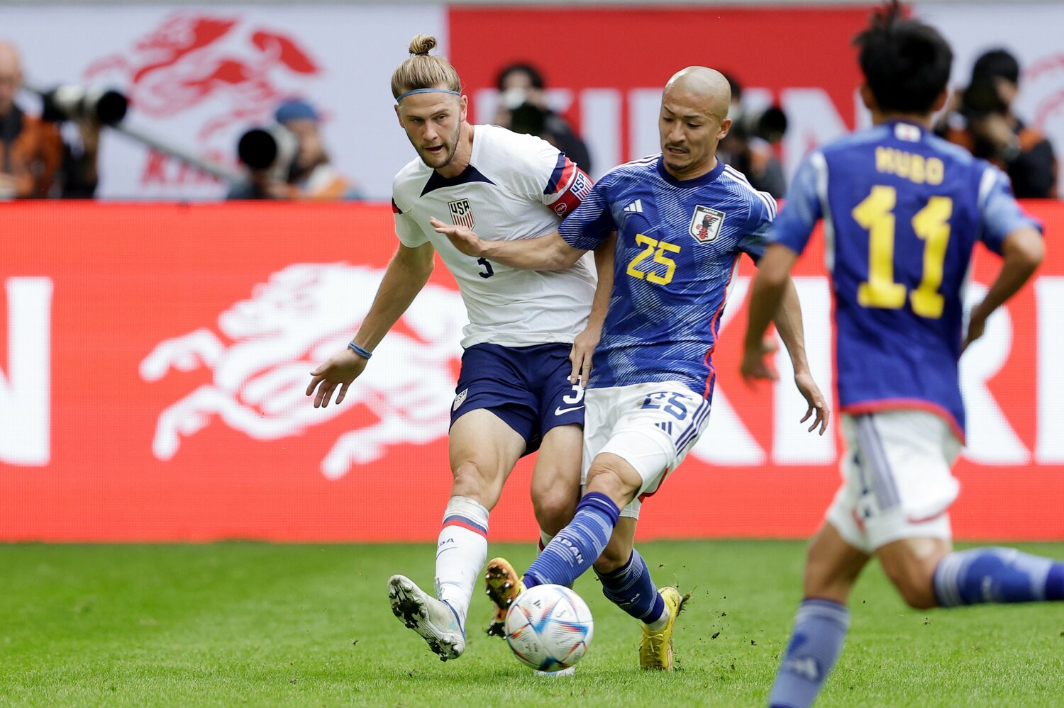 9月のアメリカ戦でアピールに成功した前田大然。ともにセルティックに所属する古橋亨梧や旗手怜央とは明暗が分かれた　©Getty Images