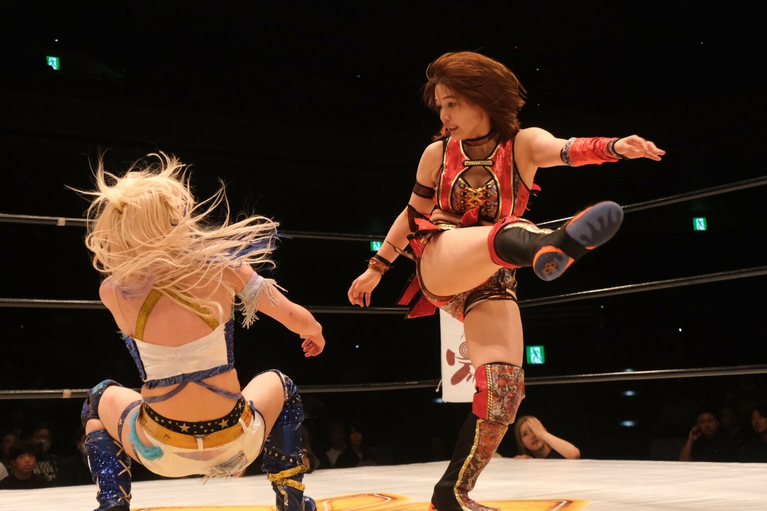 松井に勝利した翔月がスーパーフライ級初代王者に